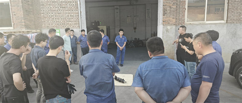 班會討論鋼軸的加工注意事項