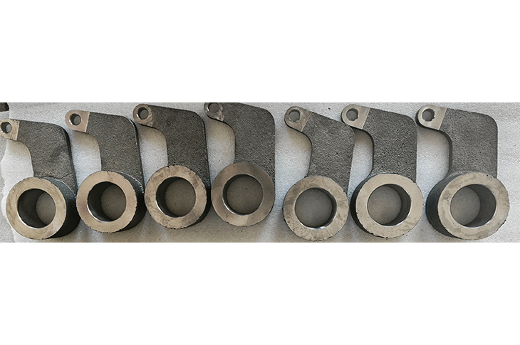 臂G，支座左右